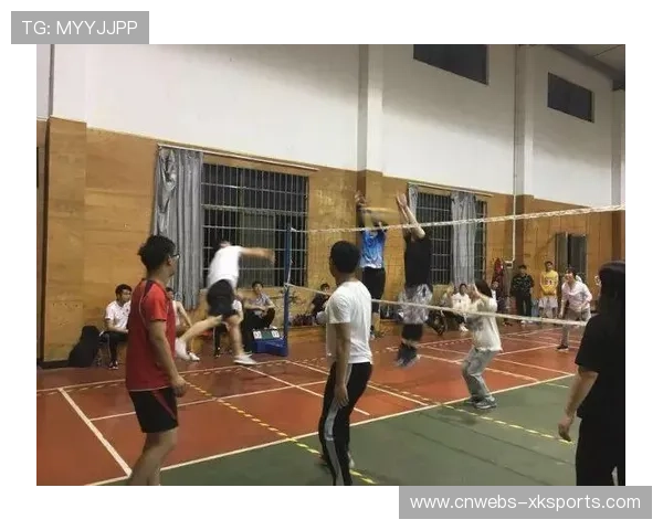 社区居民第一次体验击球:紧张与兴奋交织的瞬间 社区居民第一次体验击球:紧张与兴奋交织的瞬间